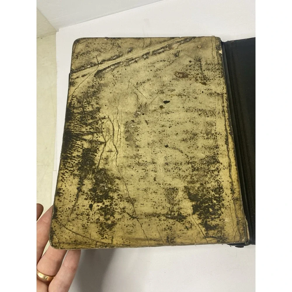 1929-1942 Chevrolet Master Parts Catalog Accessory GM Book Hard Back Binder READ